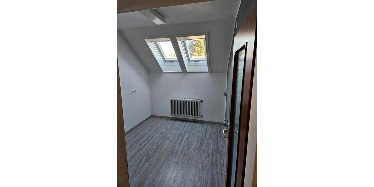 Dachgeschoßwohnung Rehau - 3 Zimmer, 80 m&sup2;, 600&euro; | Angebot:26687619