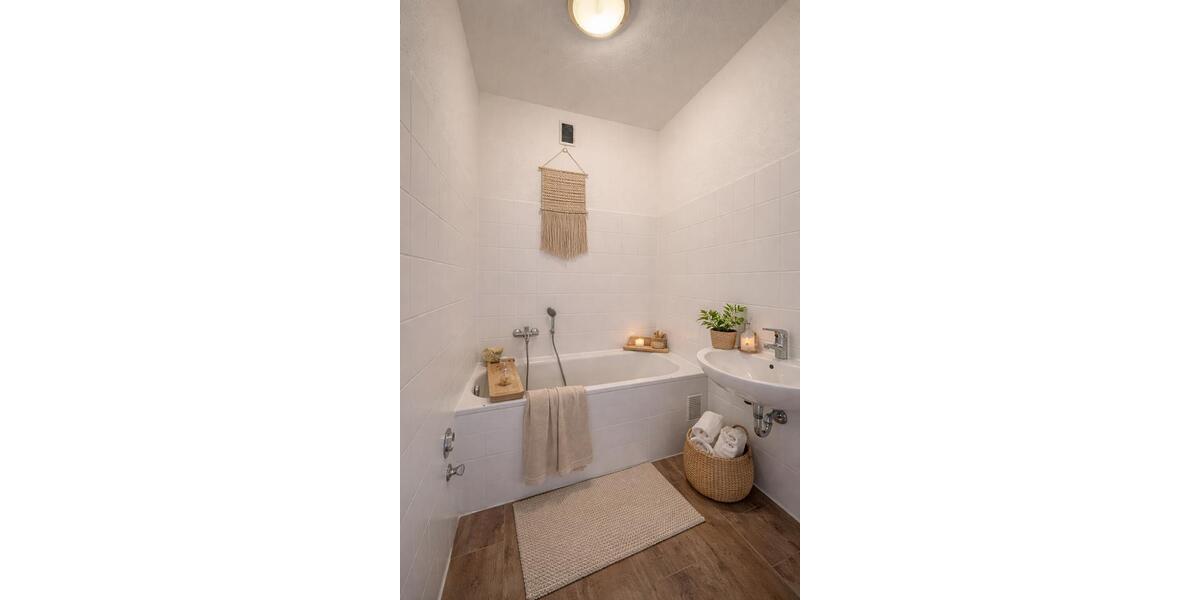 Etagenwohnung Plauen Bahnhofsvorstadt - 4 Zimmer, 107 m&sup2;, 550&euro; | Angebot:25935175