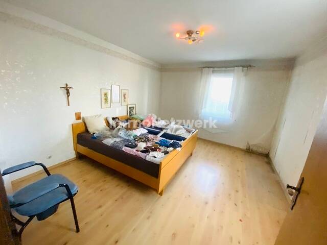 Einfamilienhaus Oberkotzau - 7 Zimmer, 215 m&sup2;, 115.000&euro; | Angebot:25714659
