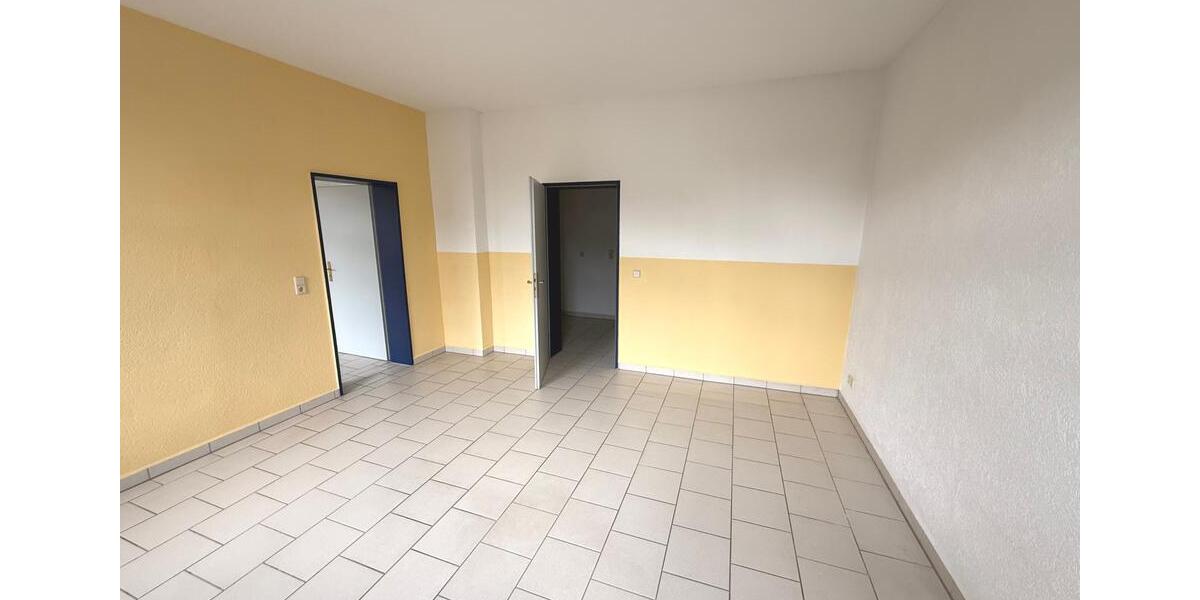 Erdgeschoßwohnung Reichenbach im Vogtland - 2 Zimmer, 70 m&sup2;, 330&euro; | Angebot:21558276