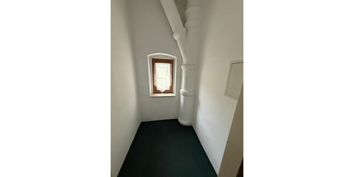 Etagenwohnung Lengenfeld - 3 Zimmer, 86 m&sup2;, 430&euro; | Angebot:25805326