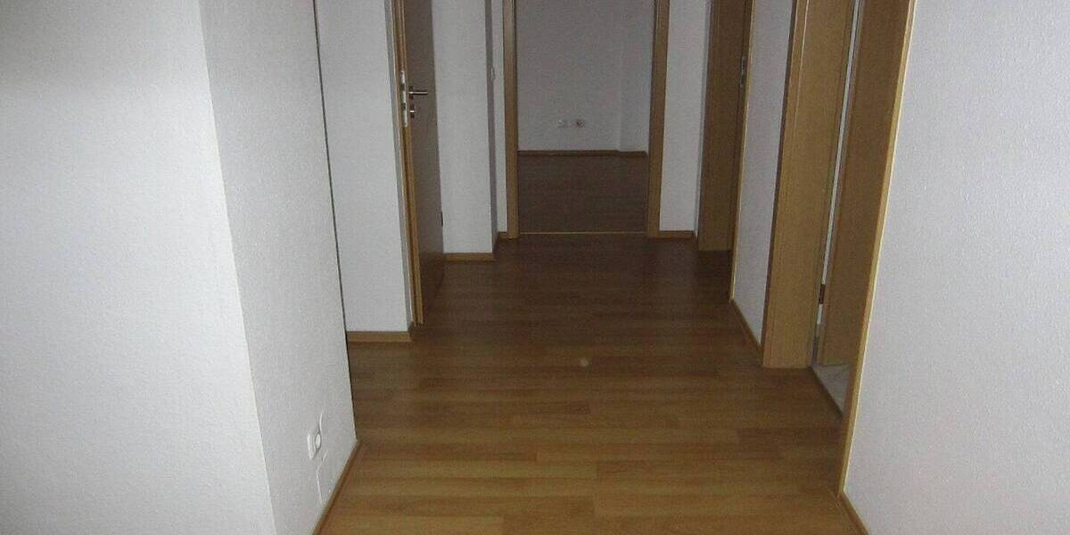Etagenwohnung Plauen Stadtmitte - 2 Zimmer, 64 m&sup2;, 355&euro; | Angebot:25735507