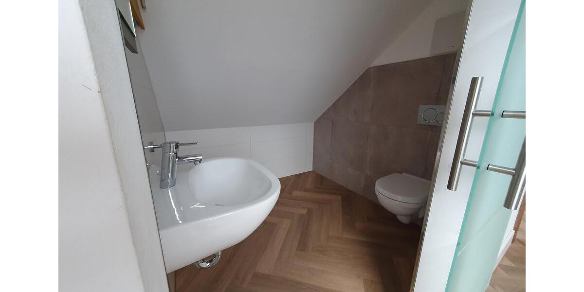 Etagenwohnung Plauen - 5 Zimmer, 163 m&sup2;, 1.250&euro; | Angebot:23390857