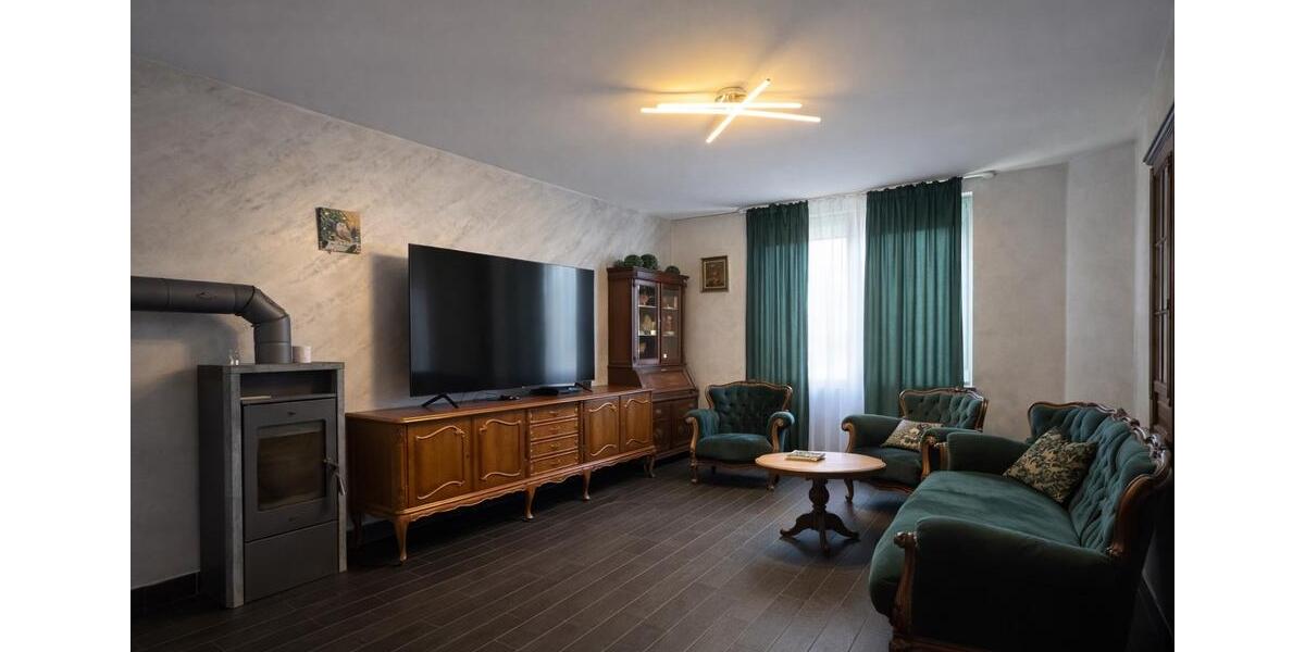Dachgeschoßwohnung Plauen Altstadt - 5 Zimmer, 130 m&sup2;, 1.000&euro; | Angebot:25999918