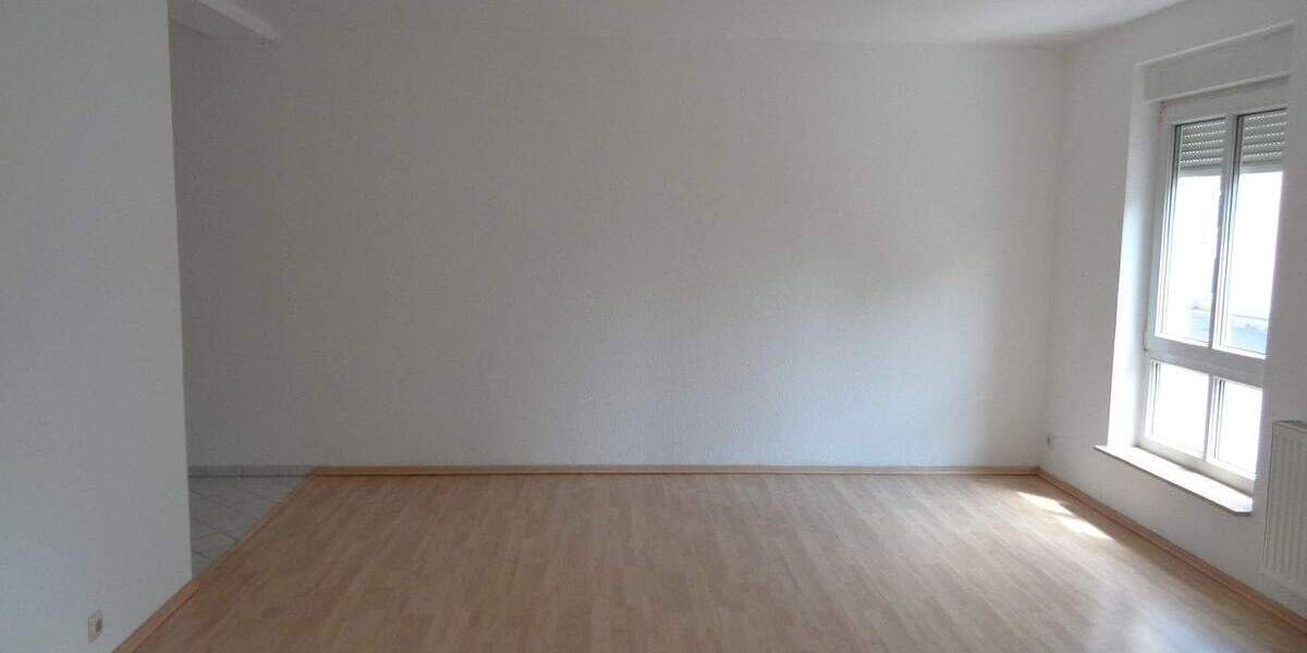 Etagenwohnung Plauen Stadtmitte - 2 Zimmer, 51 m&sup2;, 250&euro; | Angebot:25735508