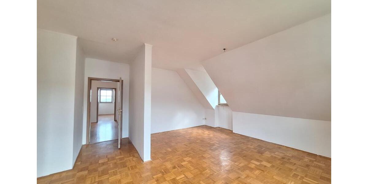Etagenwohnung Hof Neuhof - 3 Zimmer, 80 m&sup2;, 560&euro; | Angebot:25804394