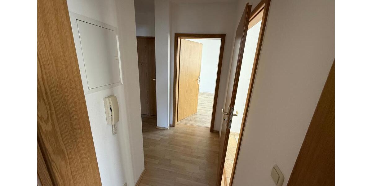 Etagenwohnung Reichenbach im Vogtland - 3 Zimmer, 57 m&sup2;, 285&euro; | Angebot:24836330