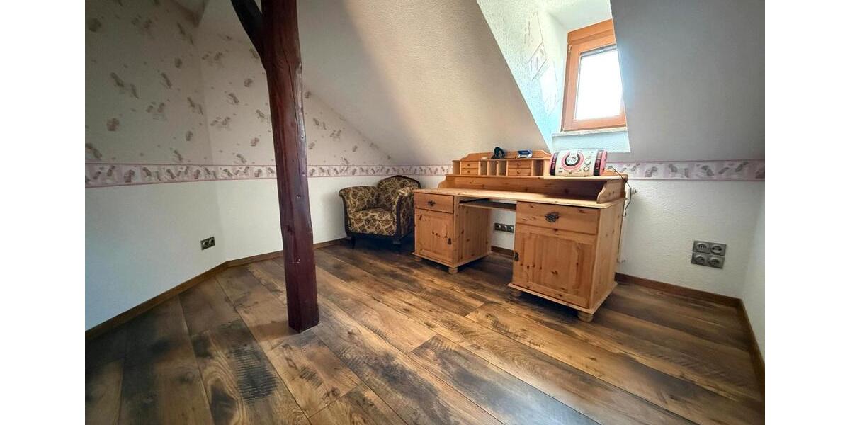 Doppelhaushälfte Treuen - 12 Zimmer, 150 m&sup2;, 185.000&euro; | Angebot:25656852