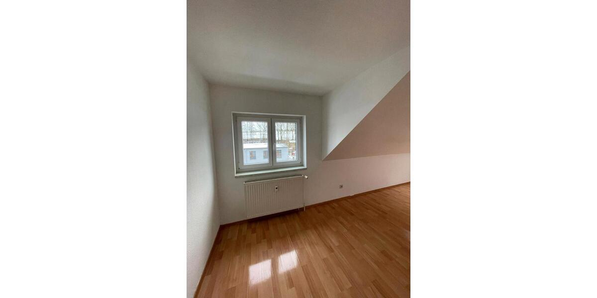 Dachgeschoßwohnung Reichenbach im Vogtland - 2 Zimmer, 45 m&sup2;, 495&euro; | Angebot:24535100