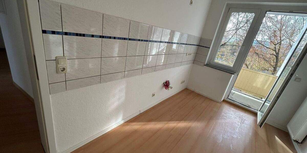 Etagenwohnung Plauen Stadtmitte - 2 Zimmer, 69 m&sup2;, 320&euro; | Angebot:26092028