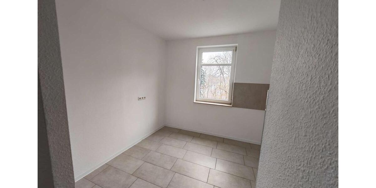 Etagenwohnung Plauen Alt Chrieschwitz - 3.5 Zimmer, 98 m&sup2;, 530&euro; | Angebot:25322161