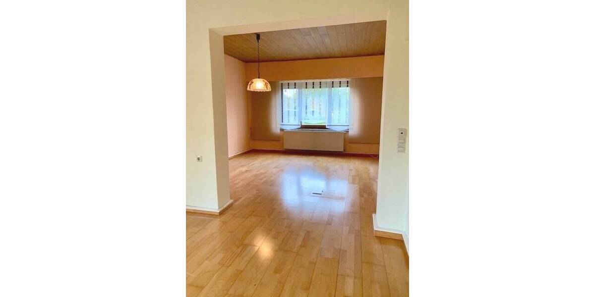 Doppelhaushälfte Reichenbach - 6 Zimmer, 165 m&sup2;, 98.000&euro; | Angebot:25662099