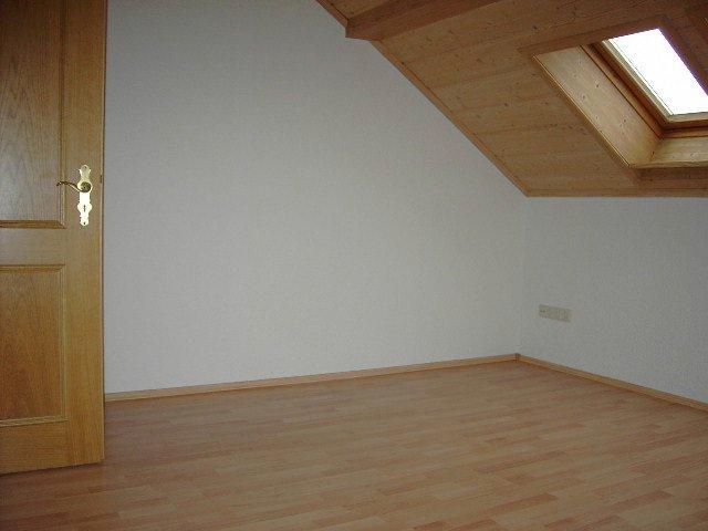 Dachgeschoßwohnung Hof Altstadt - 3 Zimmer, 100 m&sup2;, 590&euro; | Angebot:25978851