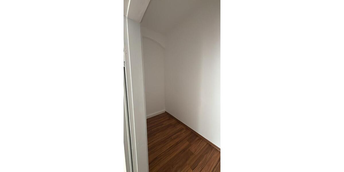Etagenwohnung Greiz - 3 Zimmer, 103 m&sup2;, 540&euro; | Angebot:25908191