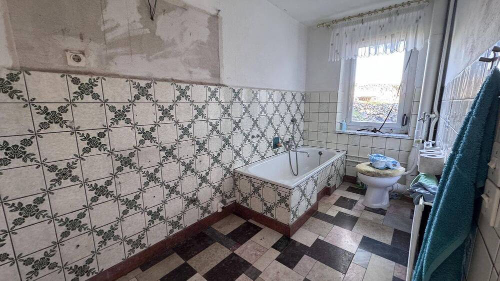 Bauernhaus, Landhaus Langenbach Langenbach - 4 Zimmer, 130 m&sup2;, 95.000&euro; | Angebot:25662116