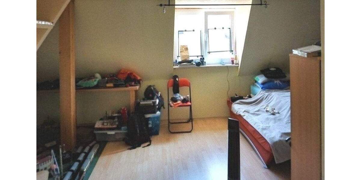 Einfamilienhaus Markneukirchen - 9 Zimmer, 245 m&sup2;, 185.000&euro; | Angebot:25662090