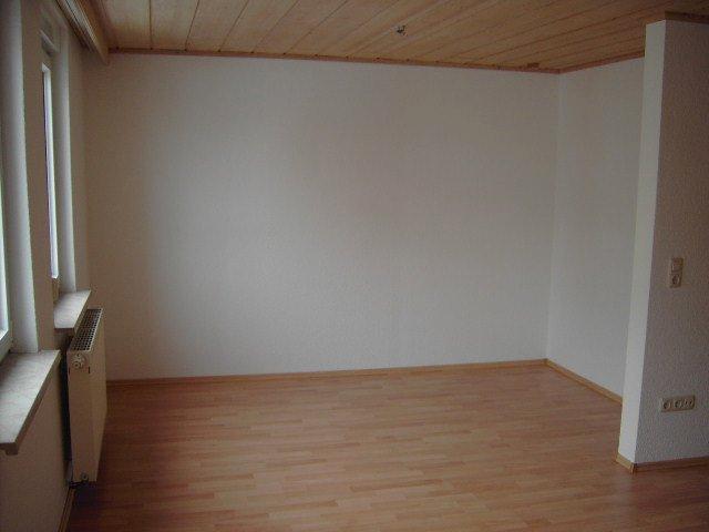 Dachgeschoßwohnung Hof Altstadt - 3 Zimmer, 100 m&sup2;, 590&euro; | Angebot:25978851