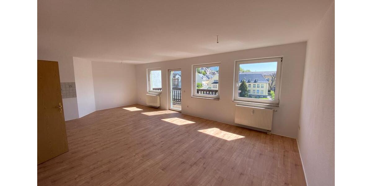 Dachgeschoßwohnung Greiz - 3 Zimmer, 107 m&sup2;, 535&euro; | Angebot:20445192