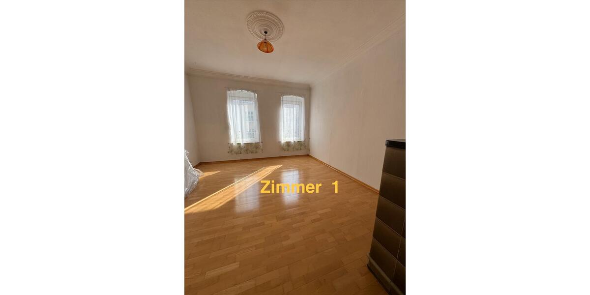 Etagenwohnung Hof Altstadt - 4 Zimmer, 110 m&sup2;, 330&euro; | Angebot:25964485