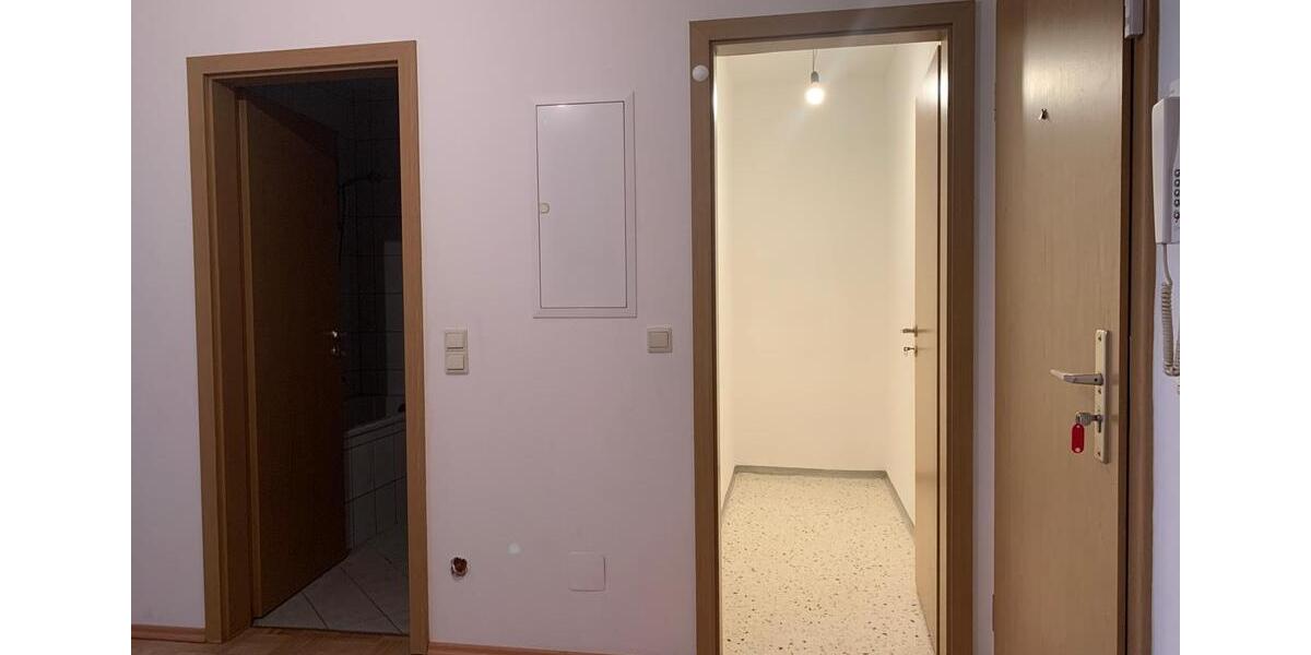 Etagenwohnung Hof Altstadt - 3 Zimmer, 127 m&sup2;, 850&euro; | Angebot:20834619