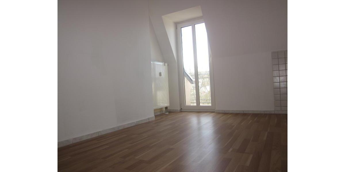 Dachgeschoßwohnung Plauen Bahnhofsvorstadt - 3 Zimmer, 81 m&sup2;, 379&euro; | Angebot:19935404