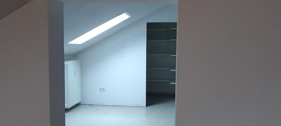Dachgeschoßwohnung Hof Neuhof - 5 Zimmer, 90 m&sup2;, 750&euro; | Angebot:26674781