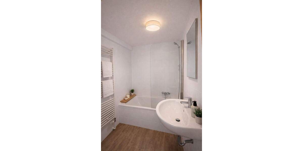 Etagenwohnung Plauen Westend - 2 Zimmer, 77 m&sup2;, 380&euro; | Angebot:25780006