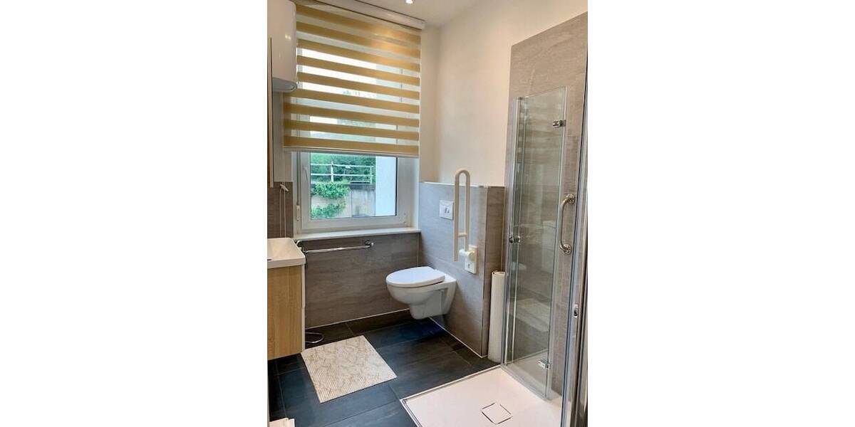 Reihenmittelhaus Netzschkau - 8 Zimmer, 176 m&sup2;, 70.000&euro; | Angebot:25741454