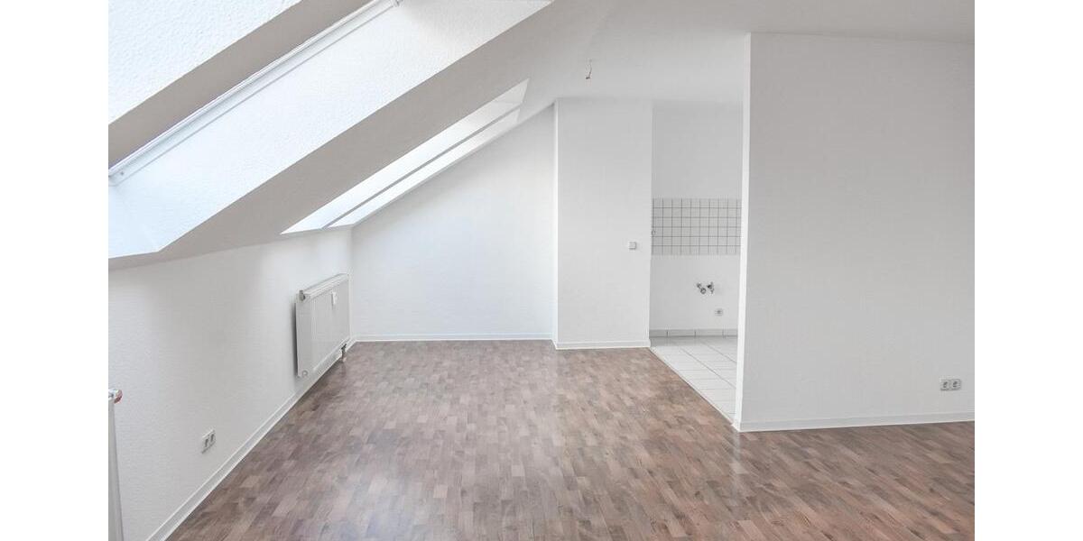 Dachgeschoßwohnung Plauen Altstadt - 3 Zimmer, 74 m&sup2;, 350&euro; | Angebot:24877917
