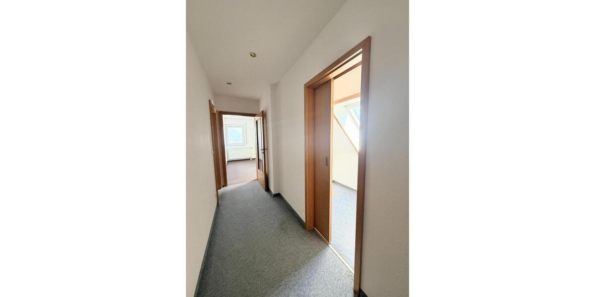 Dachgeschoßwohnung Bergen - 3.5 Zimmer, 98 m&sup2;, 450&euro; | Angebot:25855305