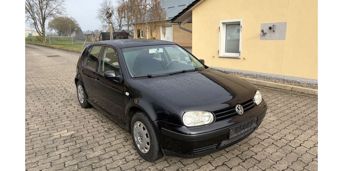 VW Golf 280.144 km 690 &euro; Hof 95030