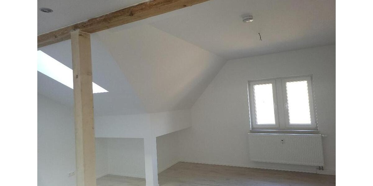 Dachgeschoßwohnung Greiz - 4 Zimmer, 107 m&sup2;, 805&euro; | Angebot:25146416