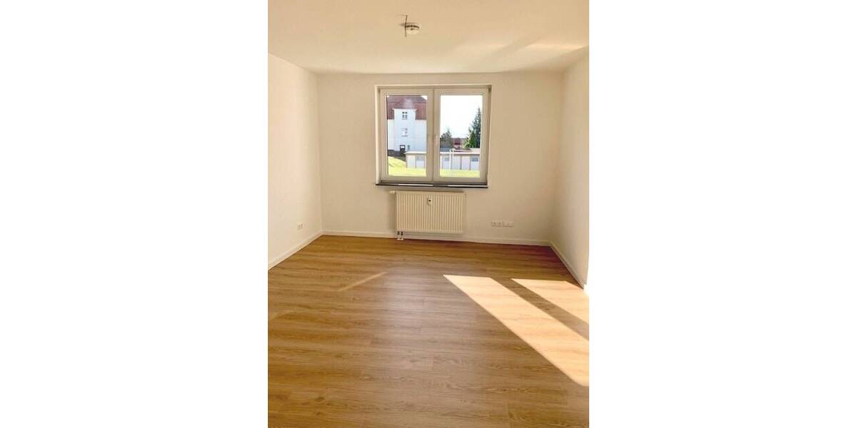 Etagenwohnung Reichenbach - 3 Zimmer, 62 m&sup2;, 400&euro; | Angebot:26065680