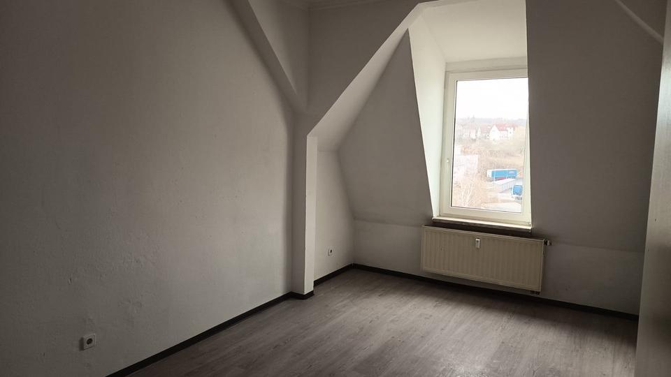 Dachgeschoßwohnung Plauen - 4 Zimmer, 94 m&sup2;, 41.000&euro; | Angebot:26125515