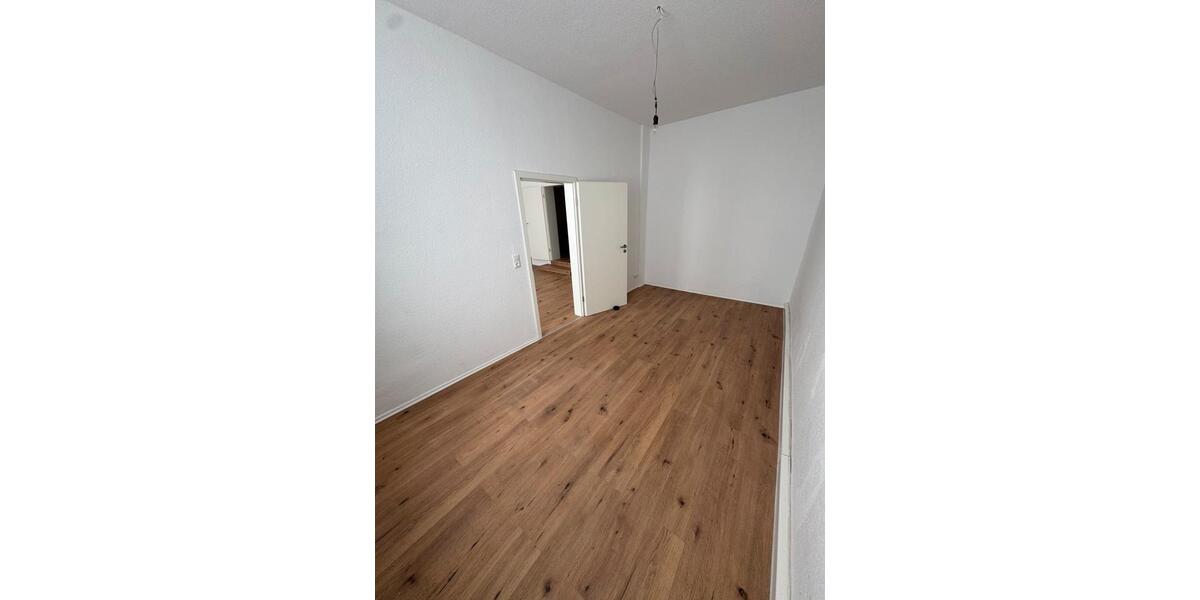 Erdgeschoßwohnung Hof Altstadt - 3 Zimmer, 63 m&sup2;, 700&euro; | Angebot:25936502