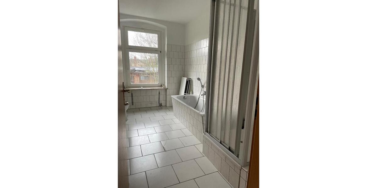 Etagenwohnung Plauen Bahnhofsvorstadt - 4 Zimmer, 99 m&sup2;, 450&euro; | Angebot:20433532