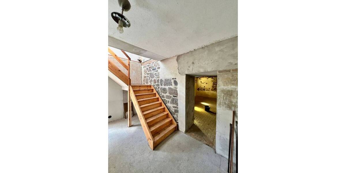 Mehrfamilienhaus, Wohnhaus Lengenfeld - 4 Zimmer, 150 m&sup2;, 83.000&euro; | Angebot:25708235