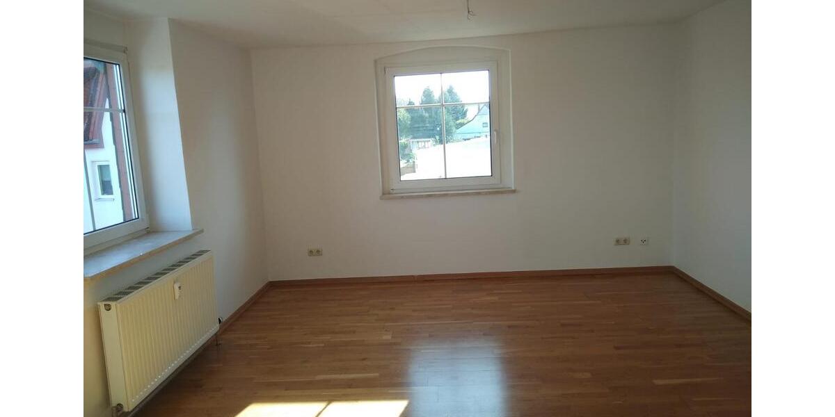 Etagenwohnung Fraureuth - 2 Zimmer, 55 m&sup2;, 320&euro; | Angebot:25305402