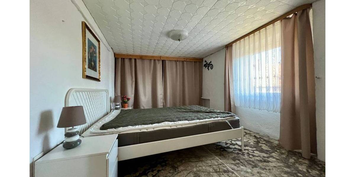 Einfamilienhaus Neustadt Poppengrün - 7 Zimmer, 110 m&sup2;, 93.000&euro; | Angebot:26247761