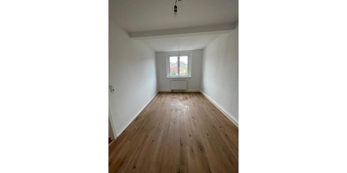 Etagenwohnung Hof Altstadt - 4 Zimmer, 84 m&sup2;, 160.000&euro; | Angebot:27297015
