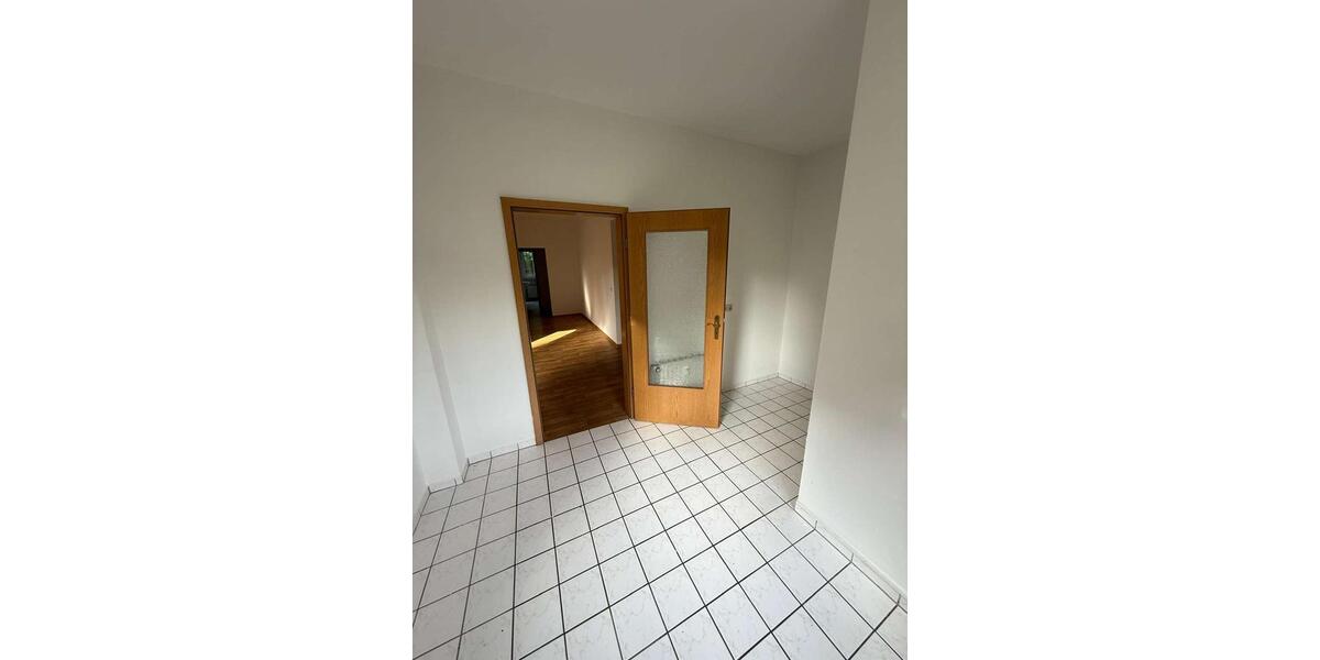 Etagenwohnung Plauen - 2 Zimmer, 66 m&sup2;, 328&euro; | Angebot:24587970