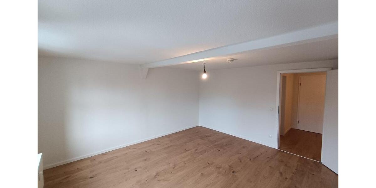 Dachgeschoßwohnung Reichenbach im Vogtland - 3 Zimmer, 74 m&sup2;, 450&euro; | Angebot:25219041