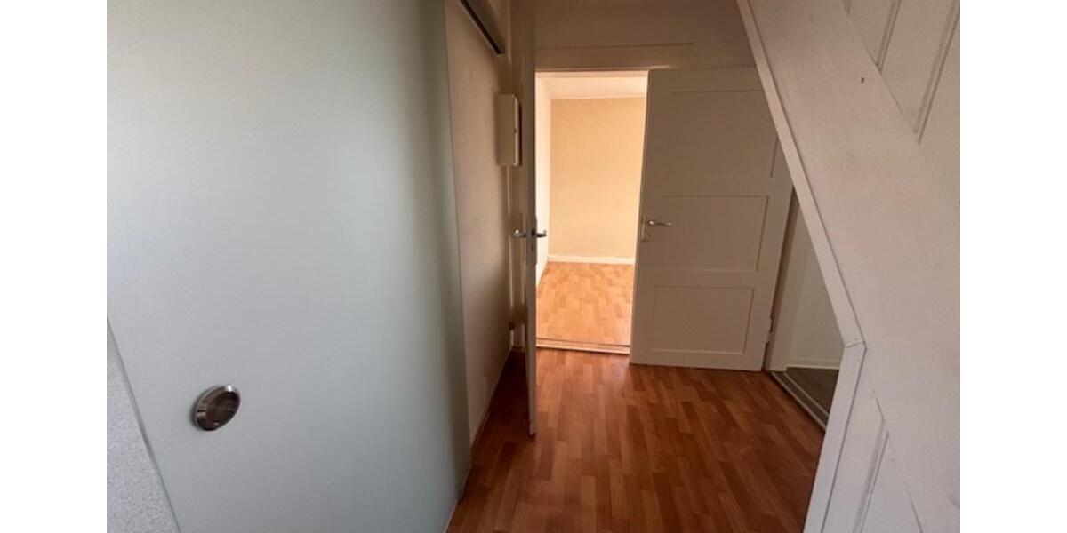 Dachgeschoßwohnung Ellefeld - 2 Zimmer, 46 m&sup2;, 230&euro; | Angebot:21518338