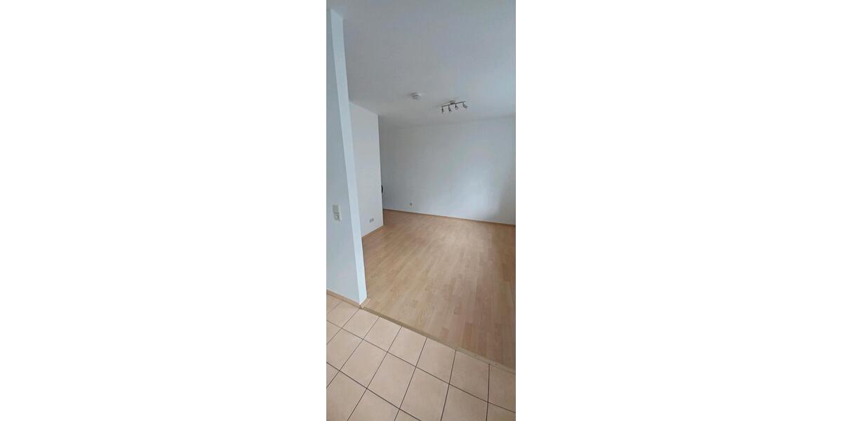 Etagenwohnung Reichenbach im Vogtland - 1 Zimmer, 280&euro; | Angebot:23003095