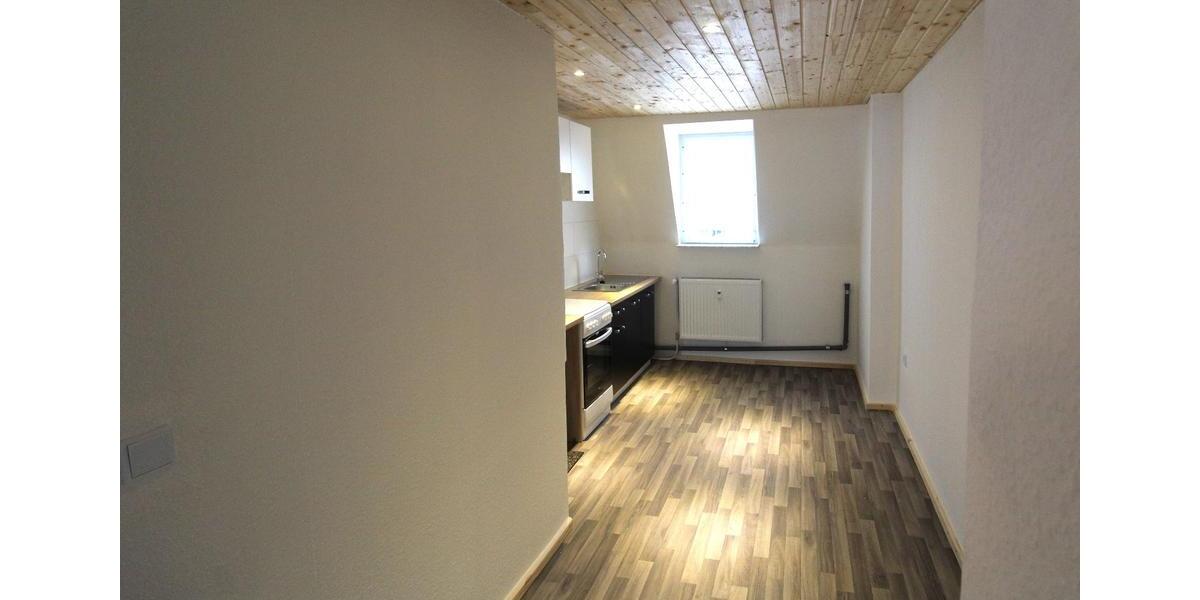 Dachgeschoßwohnung Plauen Bahnhofsvorstadt - 2 Zimmer, 60 m&sup2;, 290&euro; | Angebot:26002307