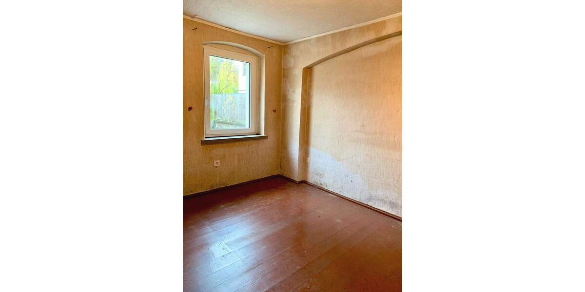 Einfamilienhaus Reichenbach - 5 Zimmer, 95 m&sup2;, 35.000&euro; | Angebot:25662060