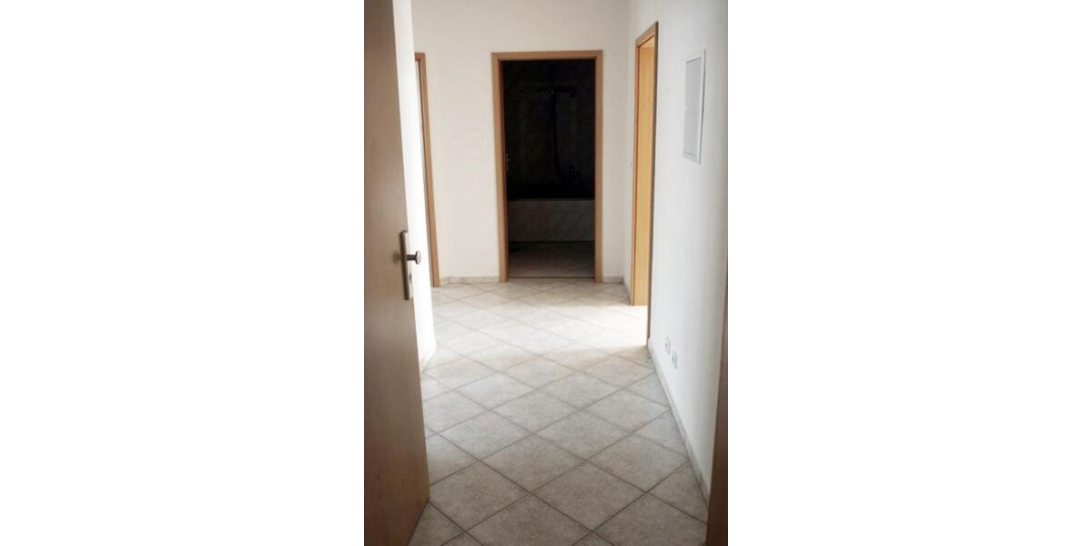 Etagenwohnung Plauen - 3 Zimmer, 66 m&sup2;, 335&euro; | Angebot:25838534