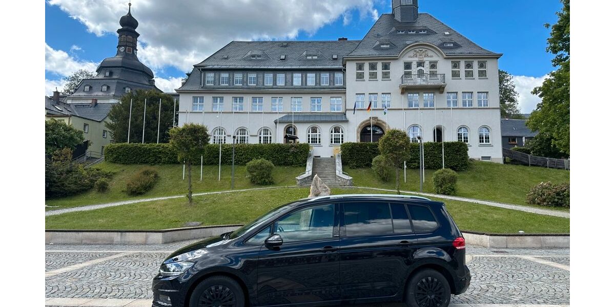 VW Touran 129.000 km 18.999 &euro; Zwota 08267