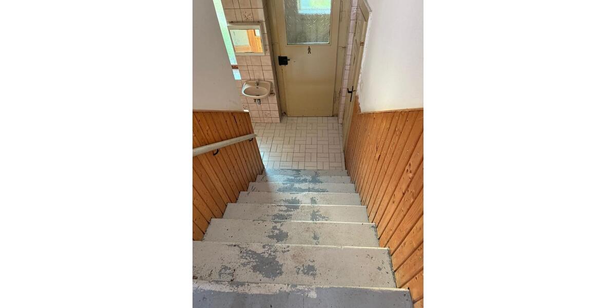 Einfamilienhaus Markneukirchen - 12 Zimmer, 150 m&sup2;, 75.000&euro; | Angebot:27042846