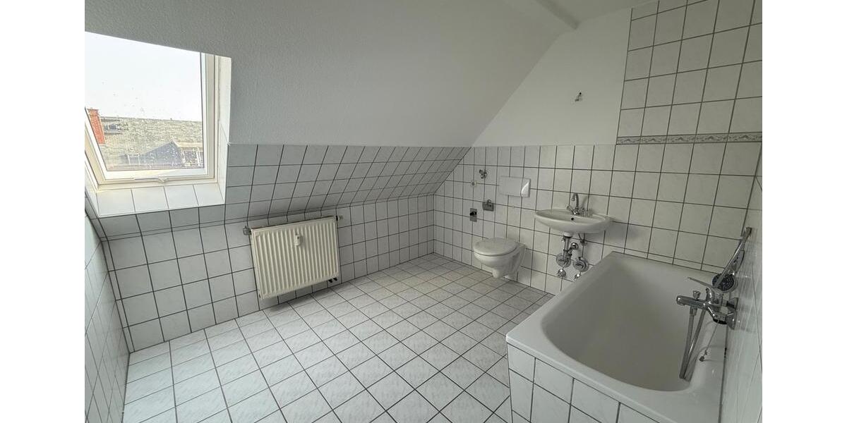 Dachgeschoßwohnung Plauen Altstadt - 2 Zimmer, 42 m&sup2;, 231&euro; | Angebot:25415893
